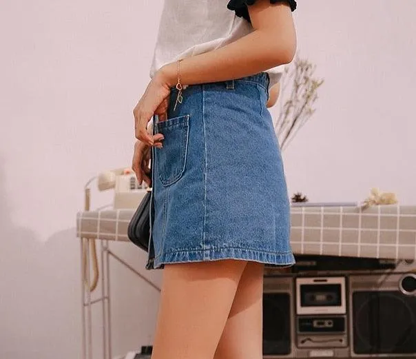 A  DENIM BUTTON-UP MINI