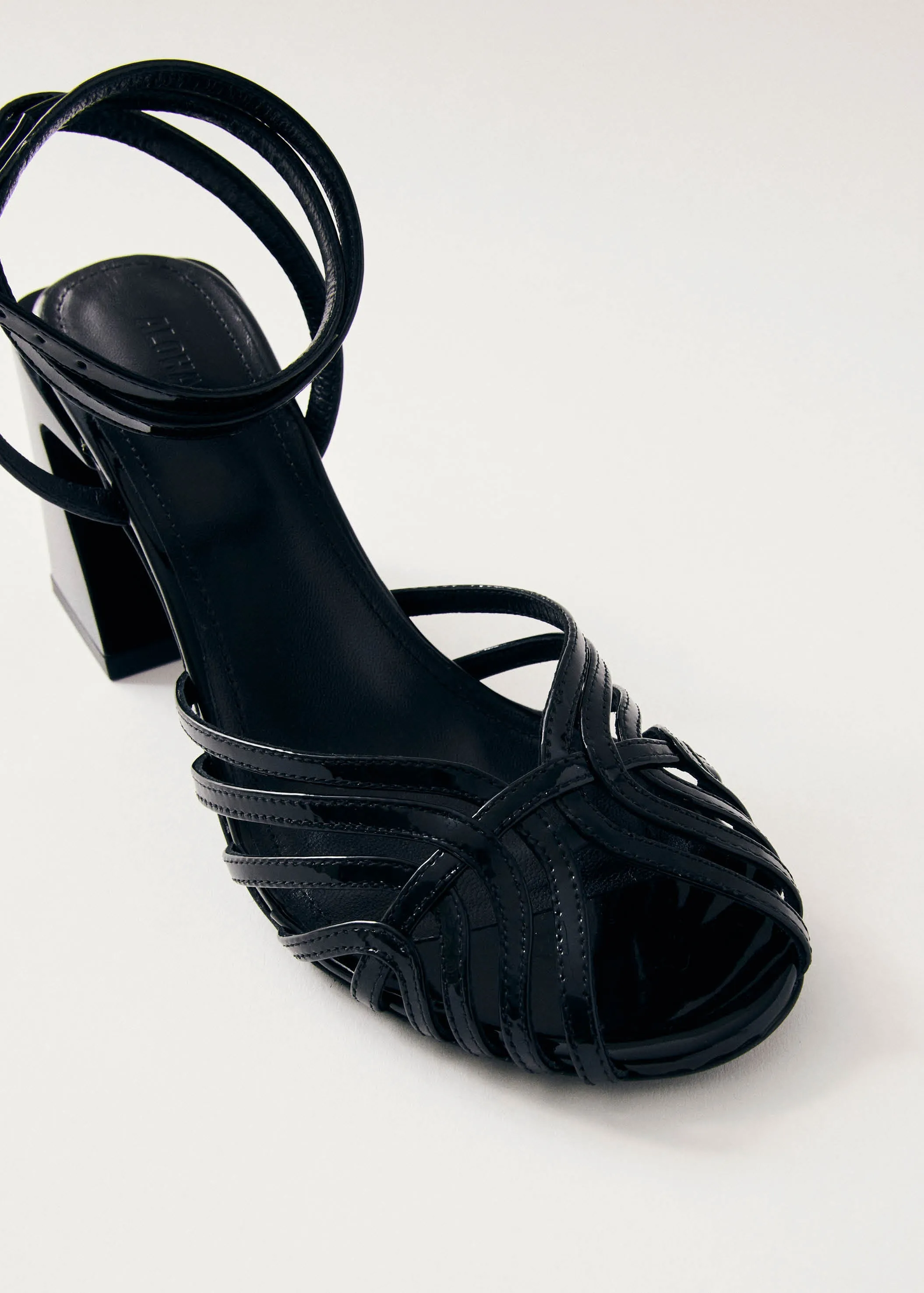 Jessa Onix Black Leather Sandals