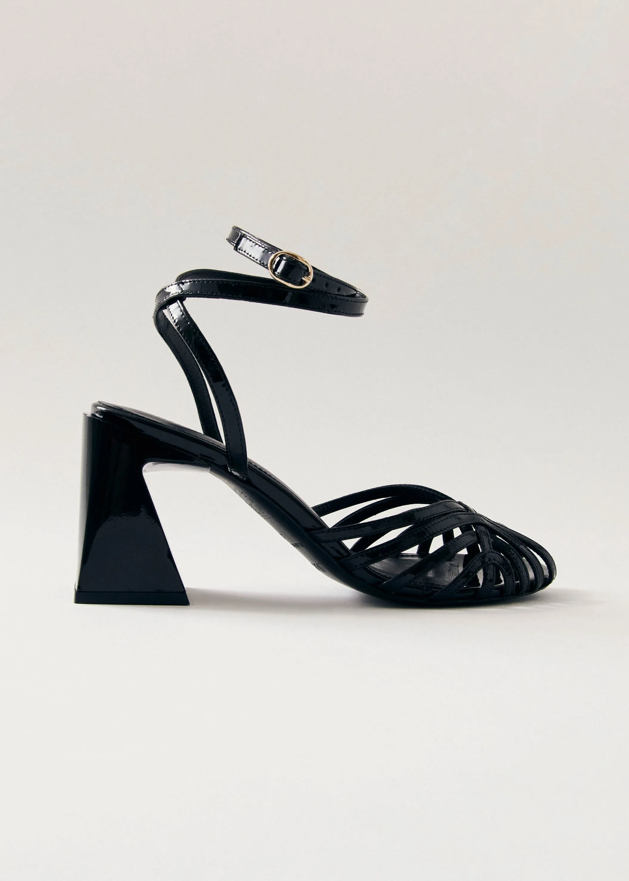 Jessa Onix Black Leather Sandals