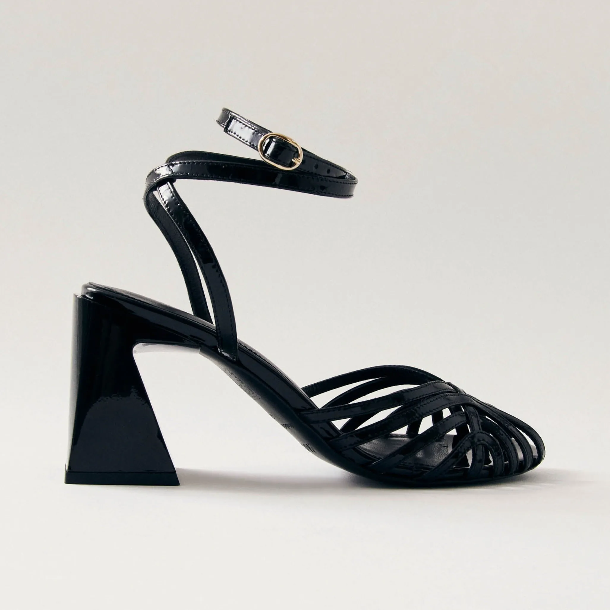 Jessa Onix Black Leather Sandals