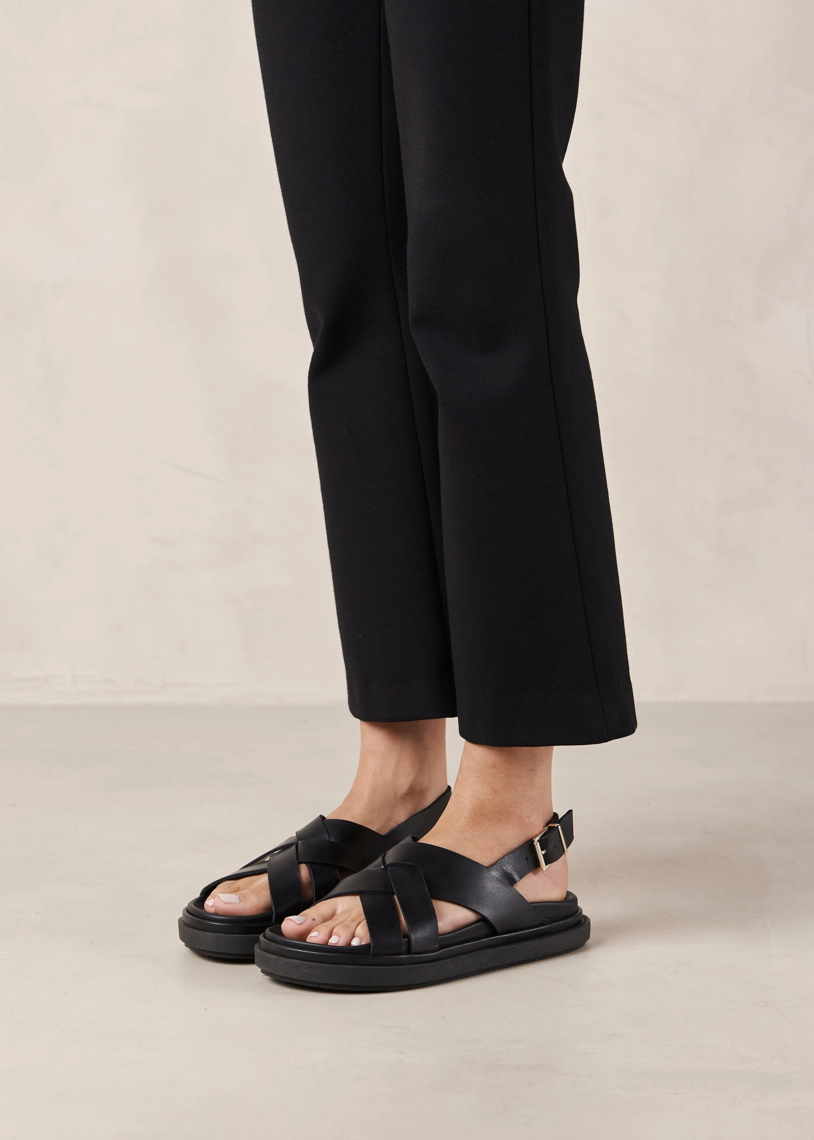 Trunca Black Leather Sandals