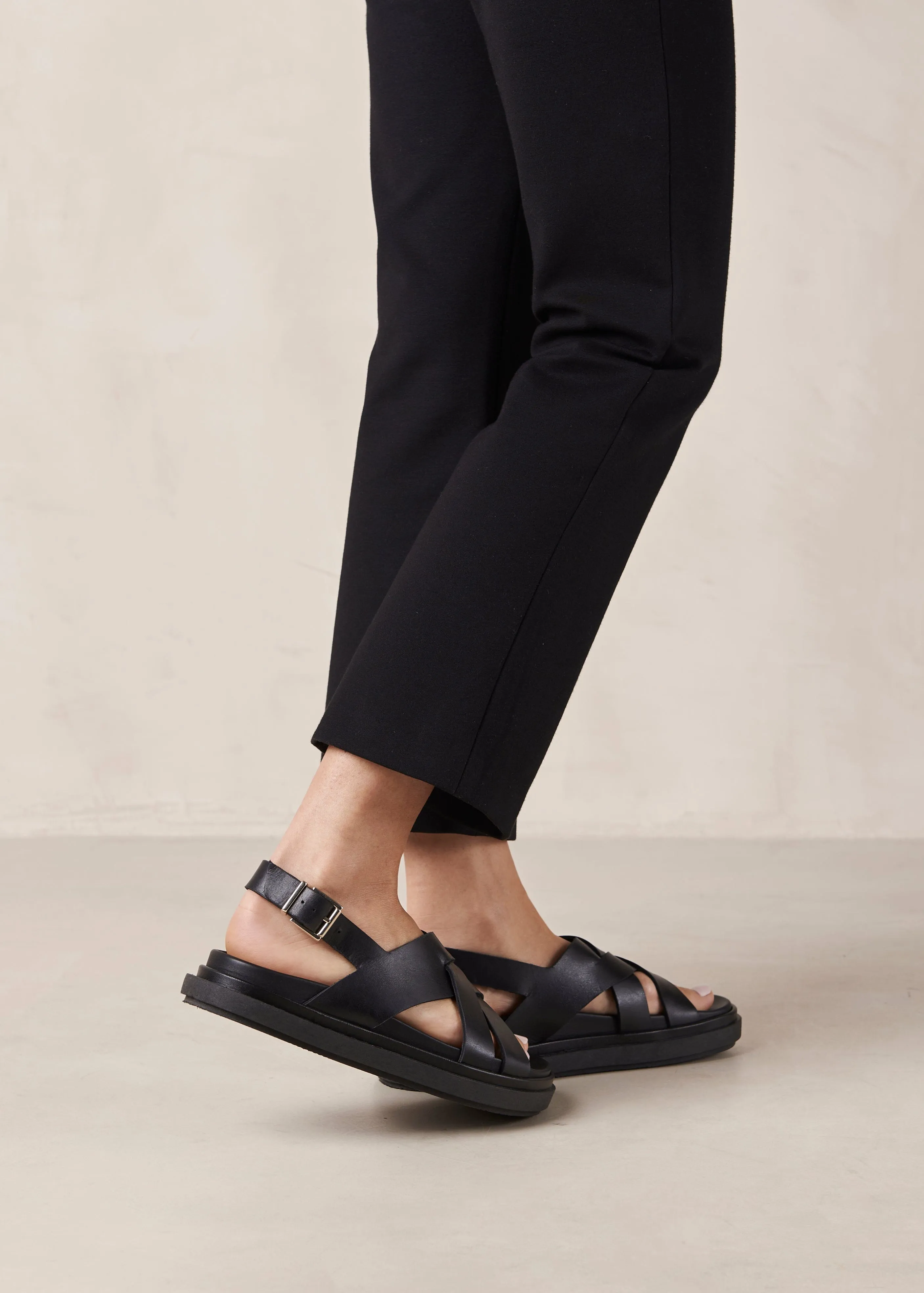 Trunca Black Leather Sandals