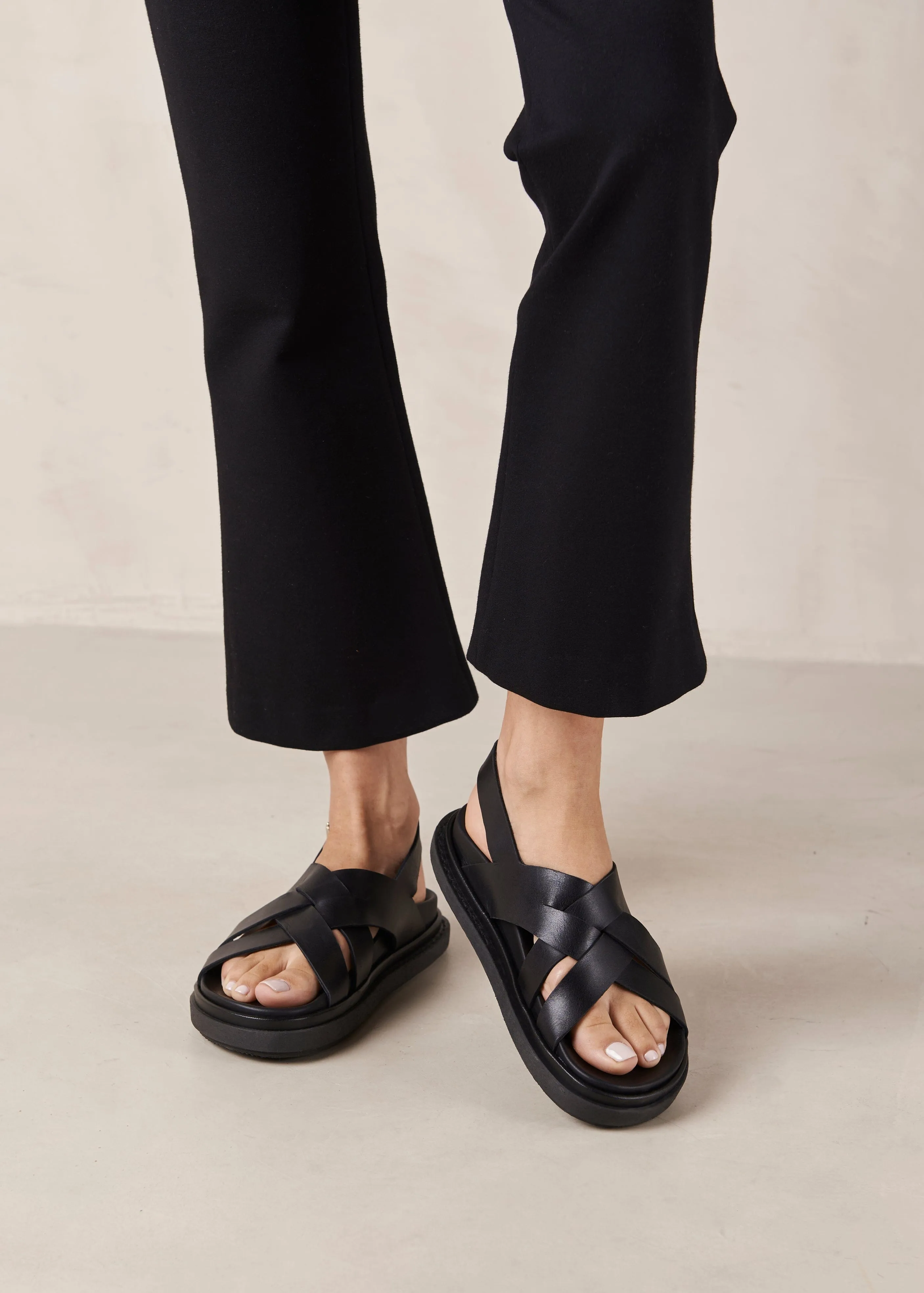 Trunca Black Leather Sandals