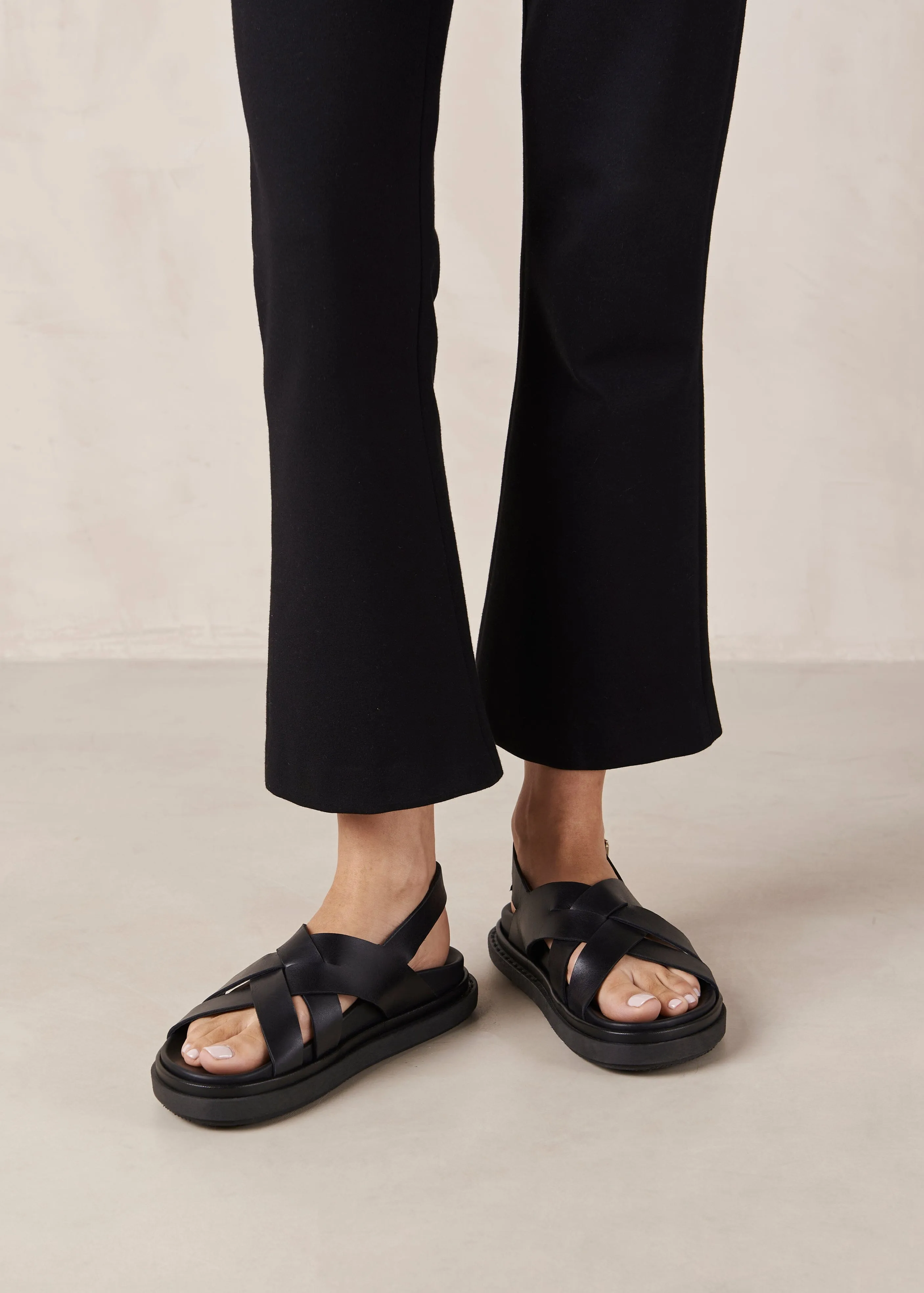 Trunca Black Leather Sandals